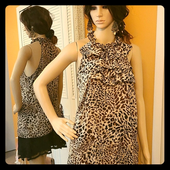 Essentials by Milano Ruffle Neck Tank - Picture 3 of 12